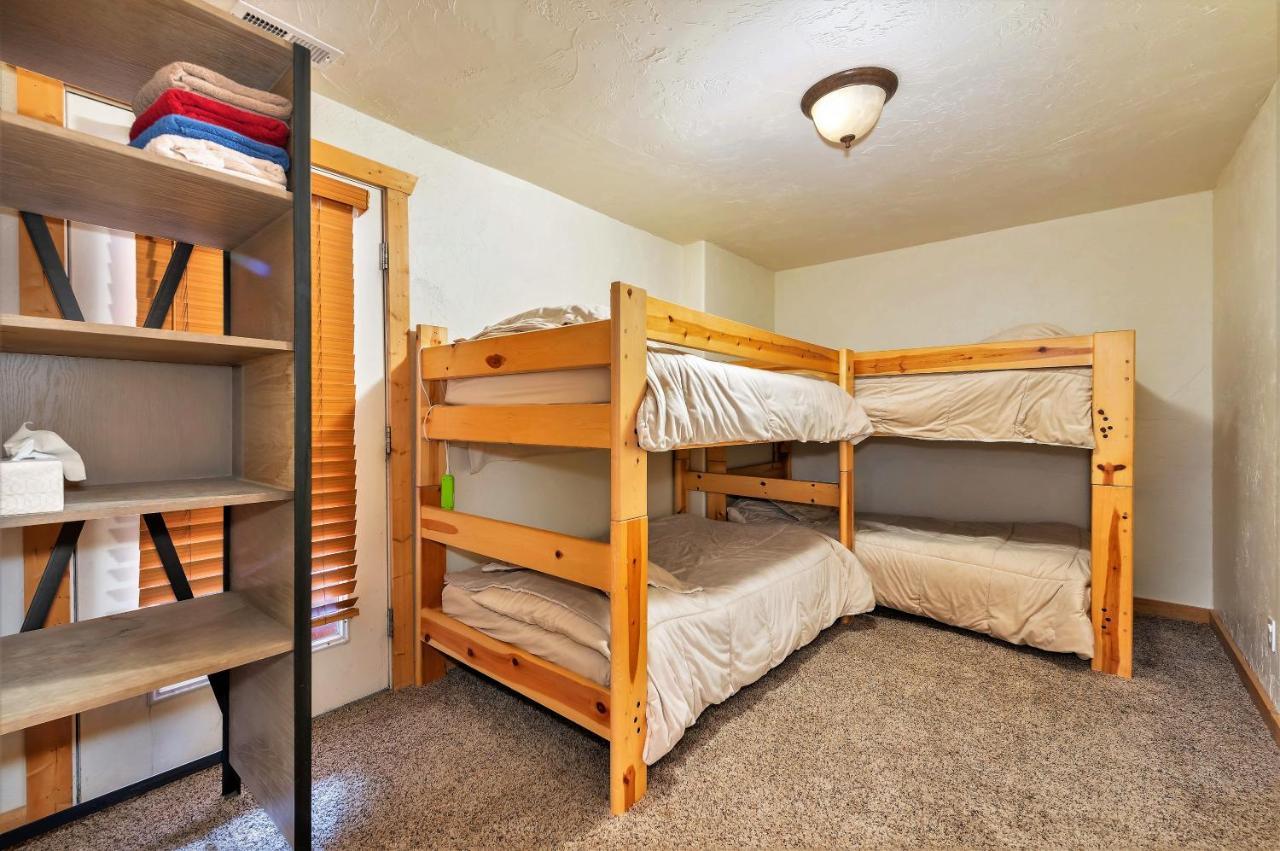 The Hideaway Hostel Айлънд Парк Екстериор снимка